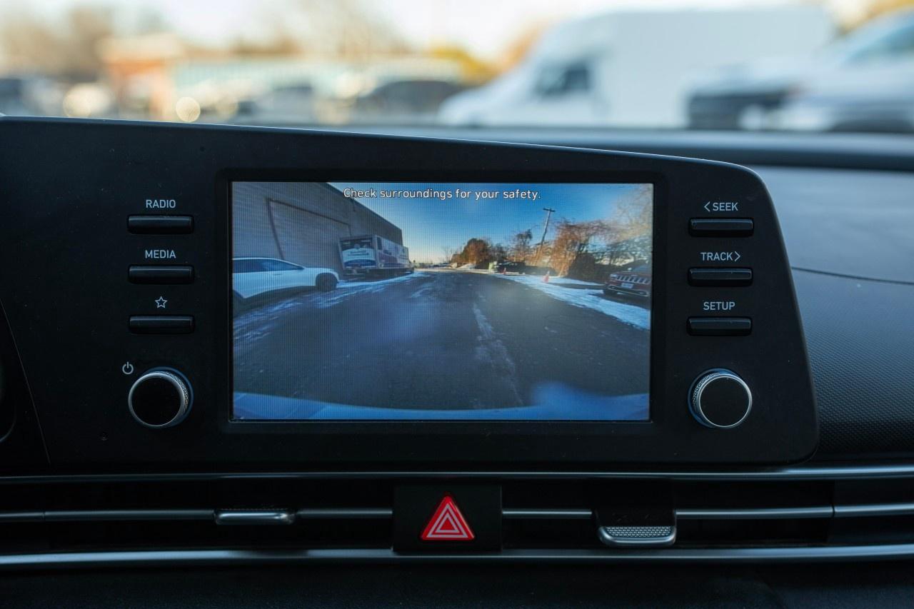 2021 Hyundai Elantra Essential IVT Photo