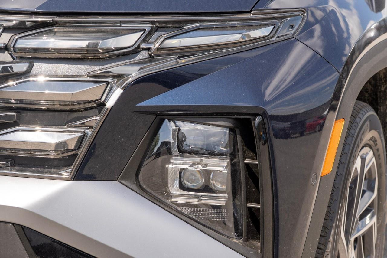 2026 Hyundai Tucson Hybrid Ultimate AWD Photo3