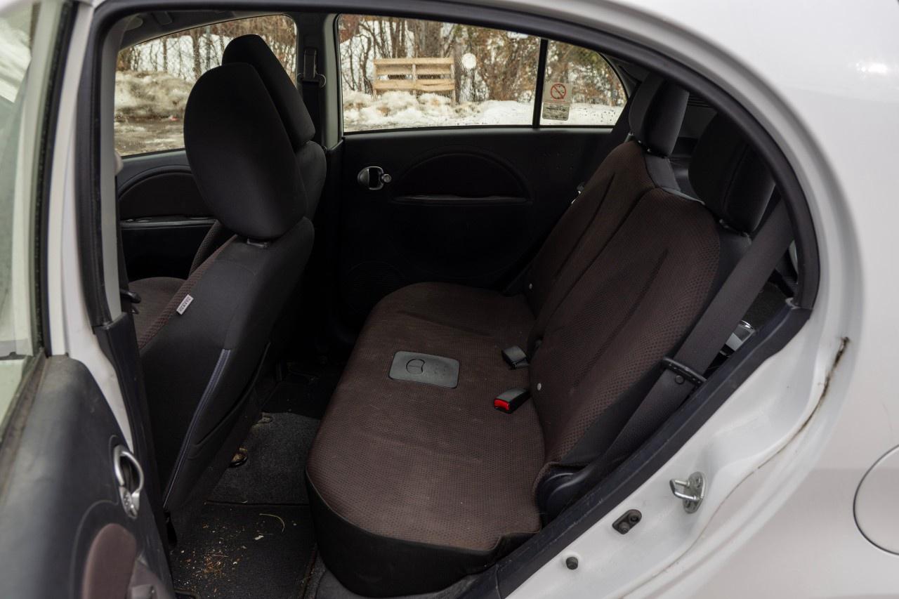 2016 Mitsubishi i-MiEV 4DR HB ES Photo
