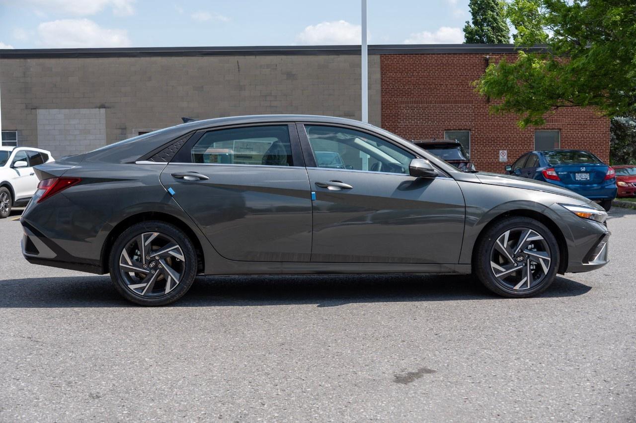 2025 Hyundai Elantra Hybrid Luxury DCT Photo