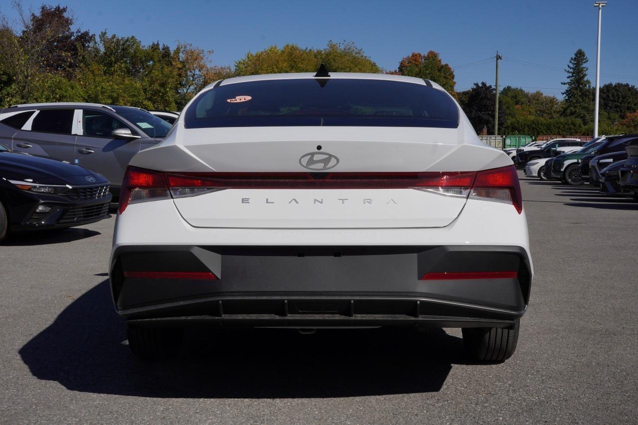2026 Hyundai Elantra Essential IVT Photo