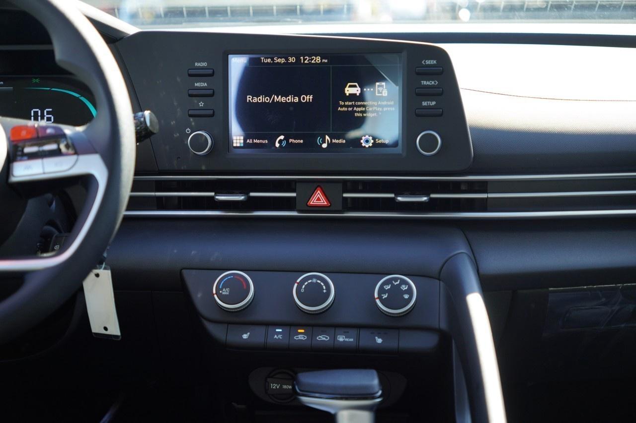 2026 Hyundai Elantra Essential IVT Photo