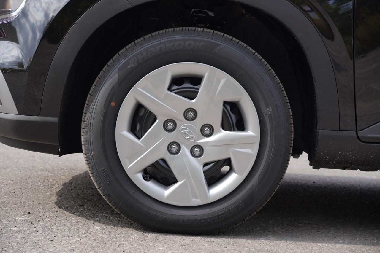 2026 Hyundai Venue Essential IVT Photo