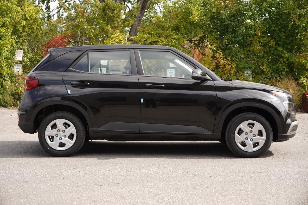 2026 Hyundai Venue Essential IVT Photo