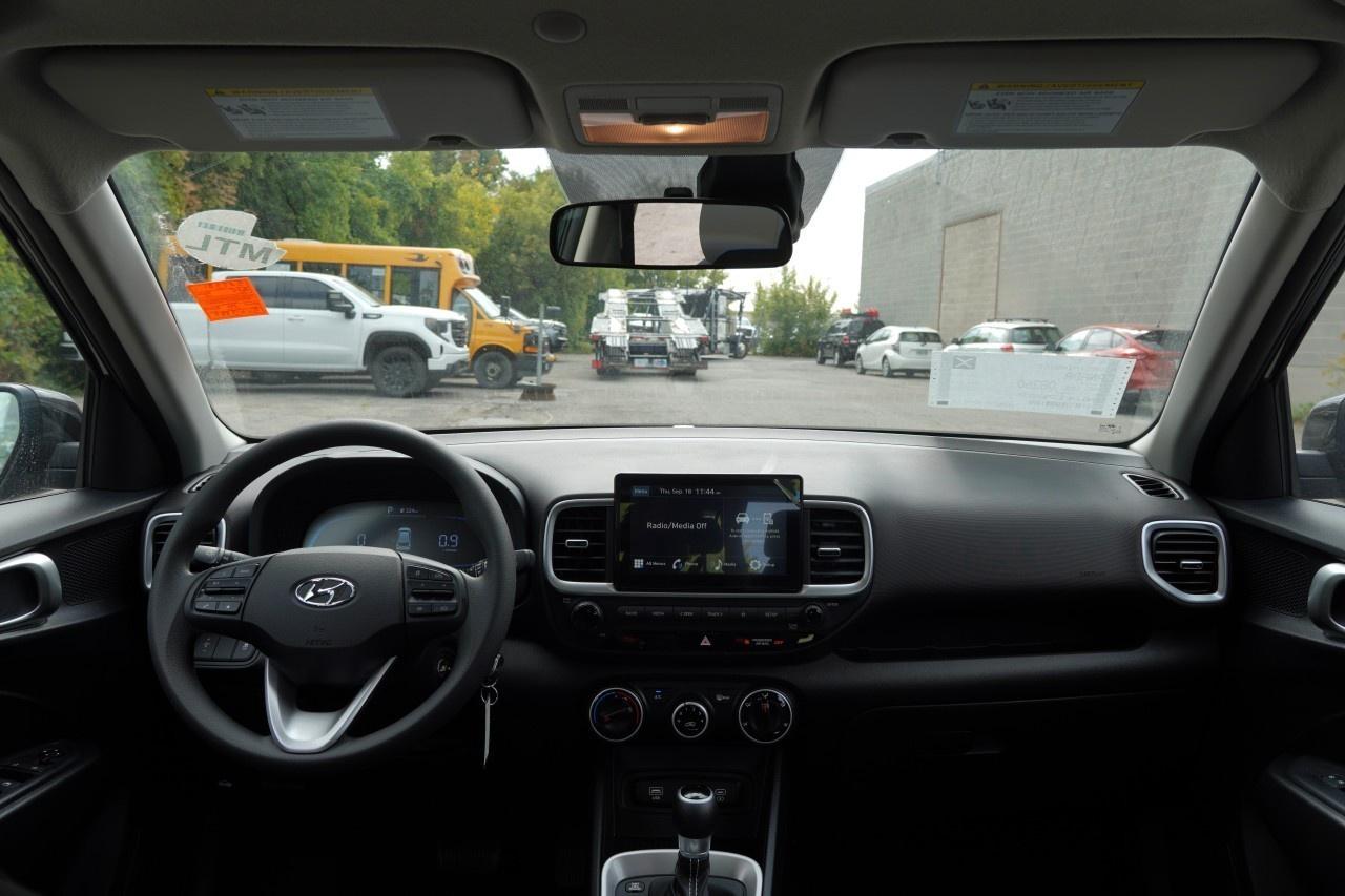 2026 Hyundai Venue Essential IVT Photo