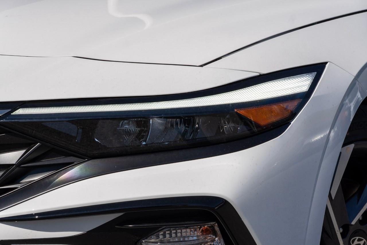 2026 Hyundai Elantra Luxury IVT Photo