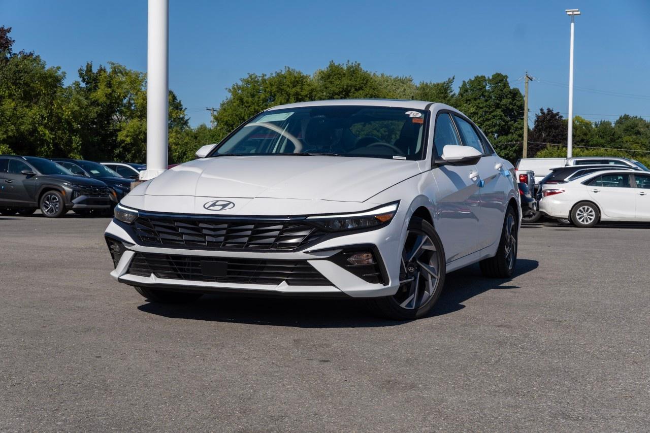 2026 Hyundai Elantra Luxury IVT Photo