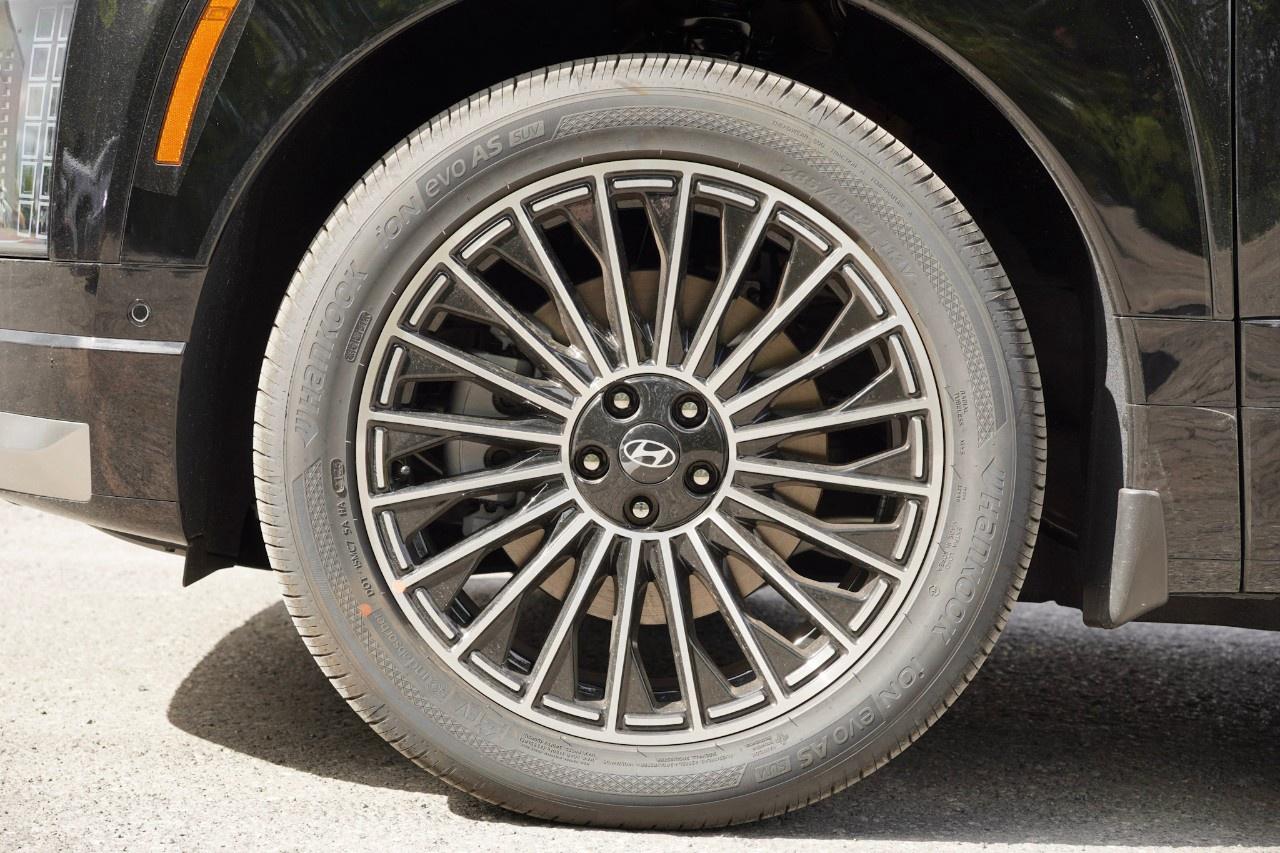 2026 Hyundai IONIQ 9 Preferred + AWD w/Ultimate Calligraphy Pkg Photo