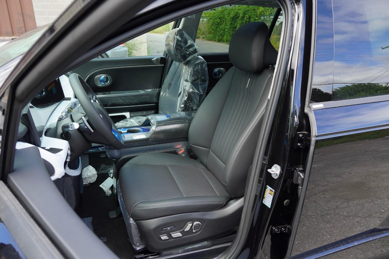 2026 Hyundai IONIQ 9 Preferred + AWD w/Ultimate Calligraphy Pkg Photo