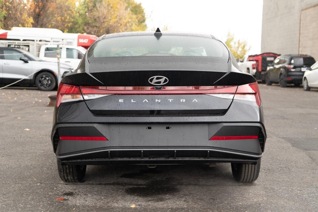 2026 Hyundai Elantra Essential IVT Photo