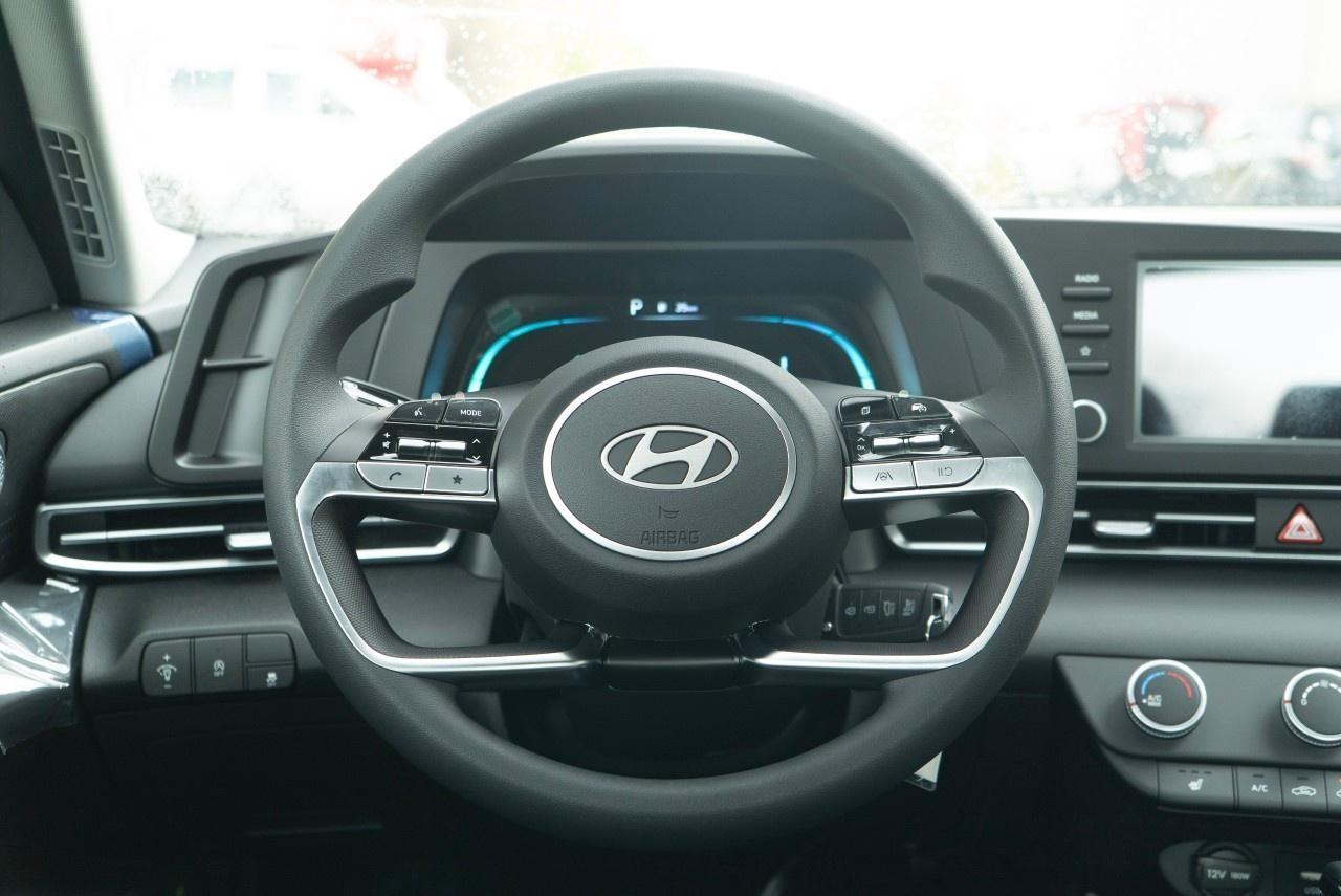 2026 Hyundai Elantra Essential IVT Photo