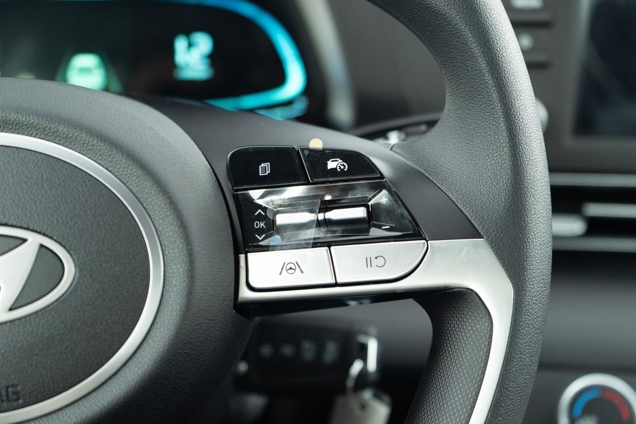 2026 Hyundai Elantra Essential IVT Photo