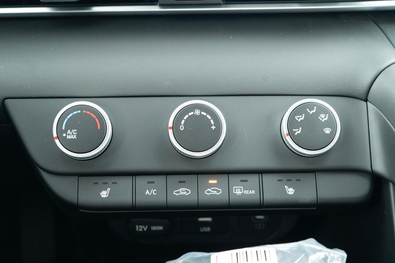 2026 Hyundai Elantra Essential IVT Photo