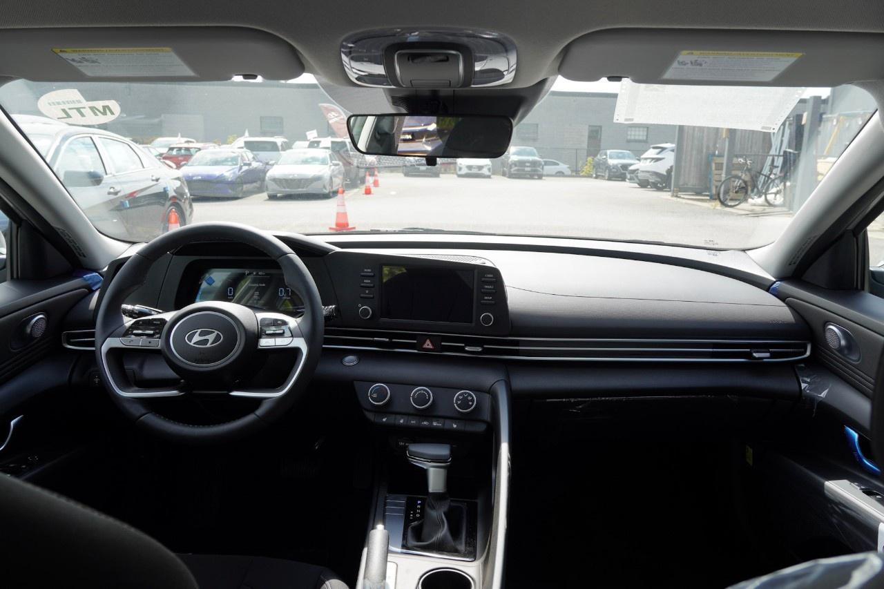 2026 Hyundai Elantra Preferred IVT w/Tech Pkg Photo
