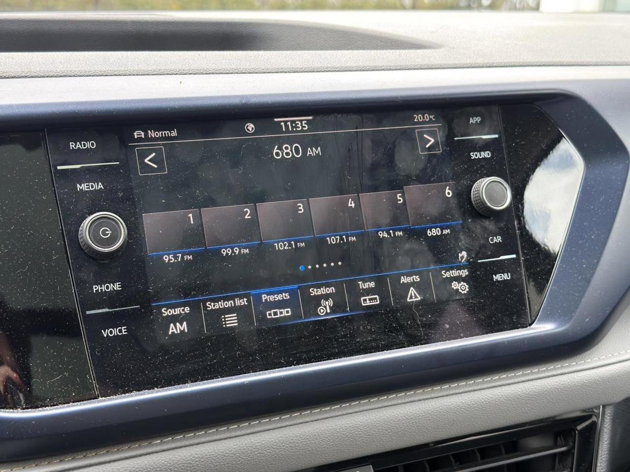 2023 Volkswagen Taos  Photo