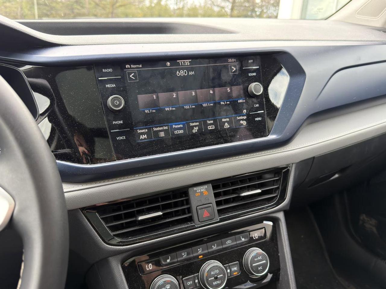 2023 Volkswagen Taos  Photo