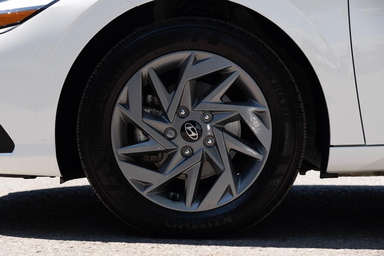 2026 Hyundai Elantra Preferred IVT Photo