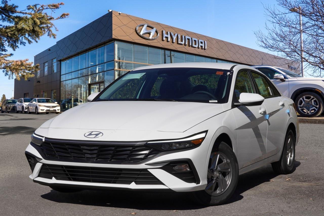 2026 Hyundai Elantra Essential IVT Photo0