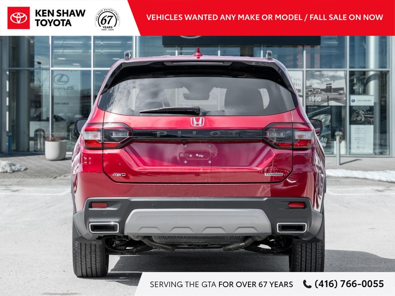 2023 Honda Pilot Touring 4dr All-Wheel Drive Photo