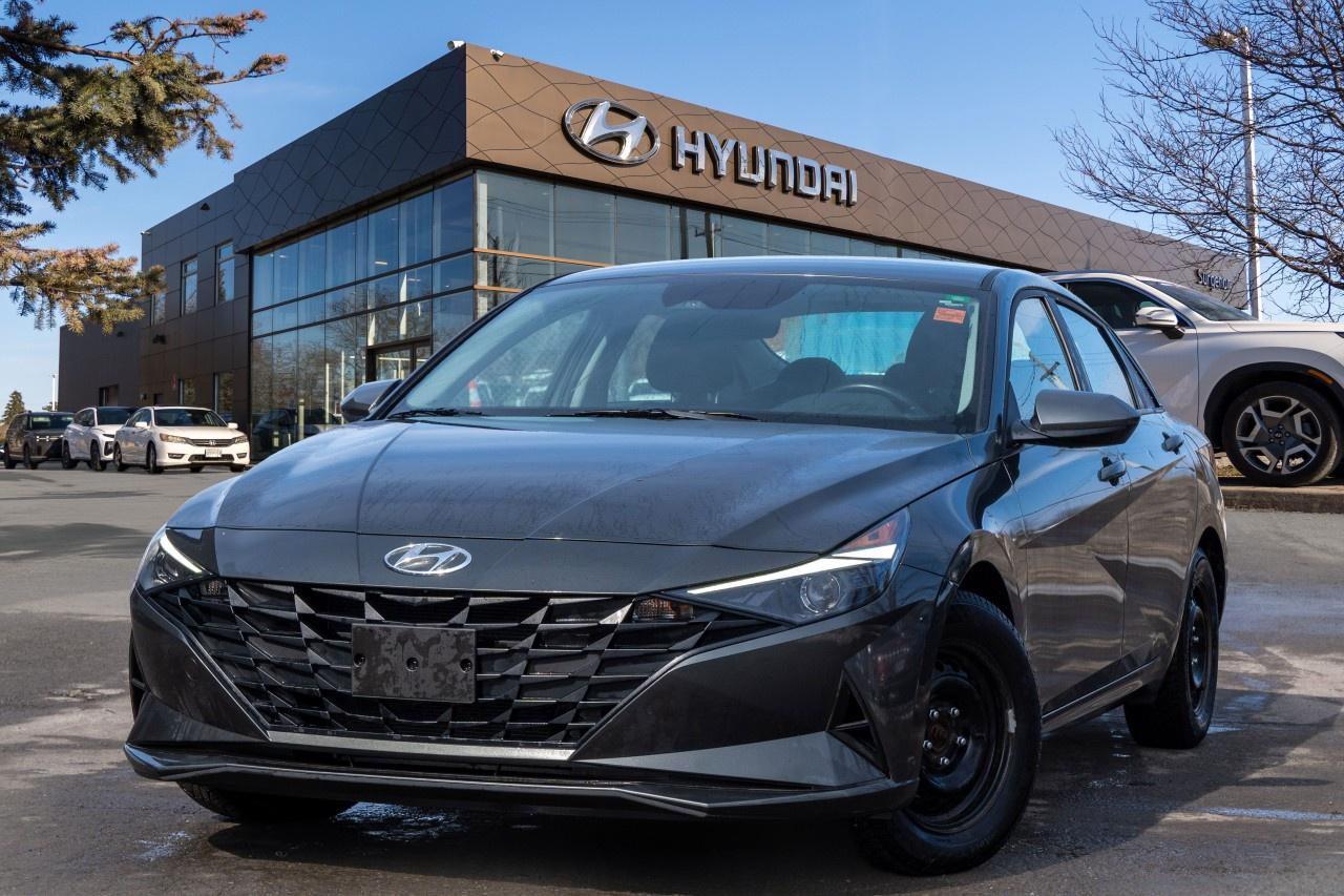 2023 Hyundai Elantra Preferred IVT Photo