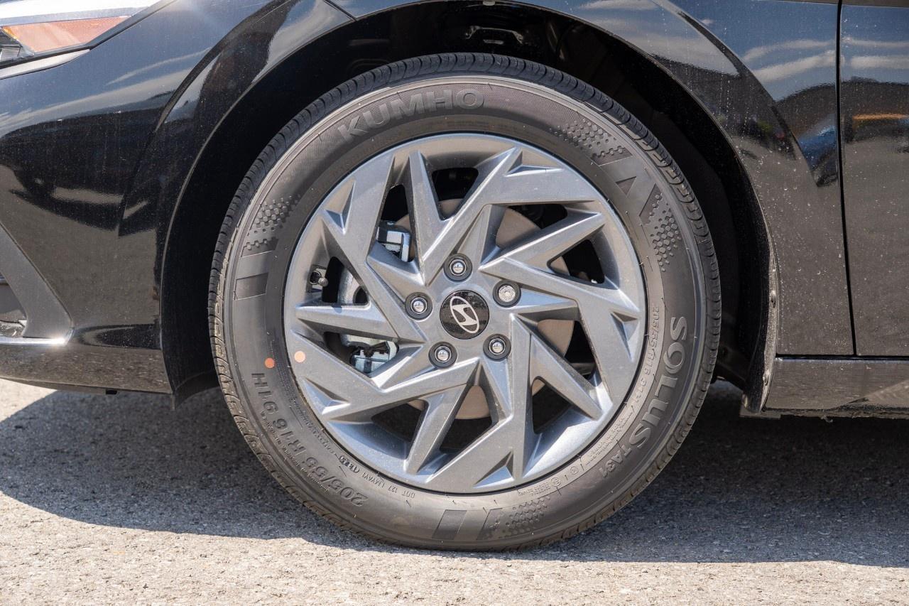 2026 Hyundai Elantra Preferred IVT Photo