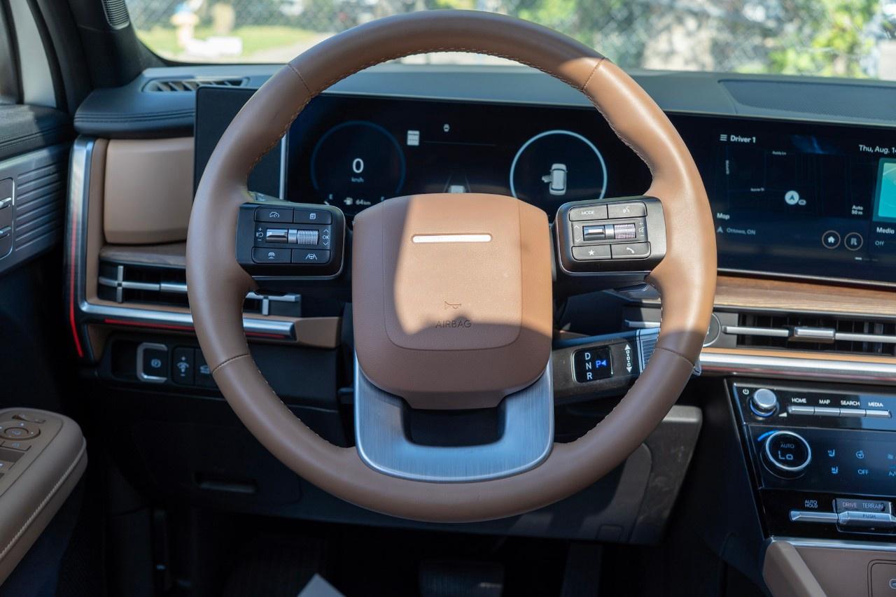 2025 Hyundai Santa Fe LUXURY AWD Photo