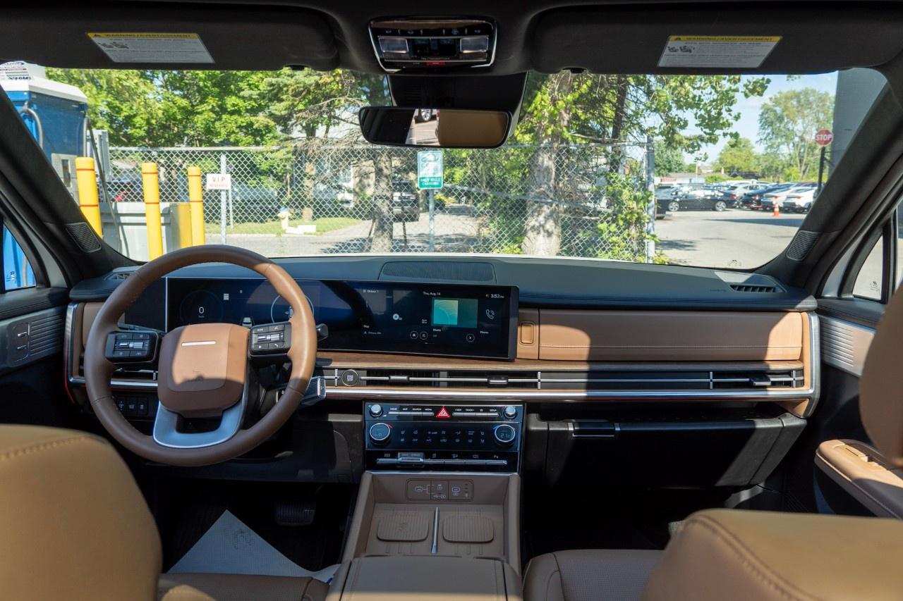 2025 Hyundai Santa Fe LUXURY AWD Photo