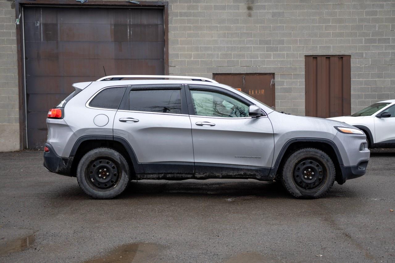 2016 Jeep Cherokee 4WD 4dr North Photo4
