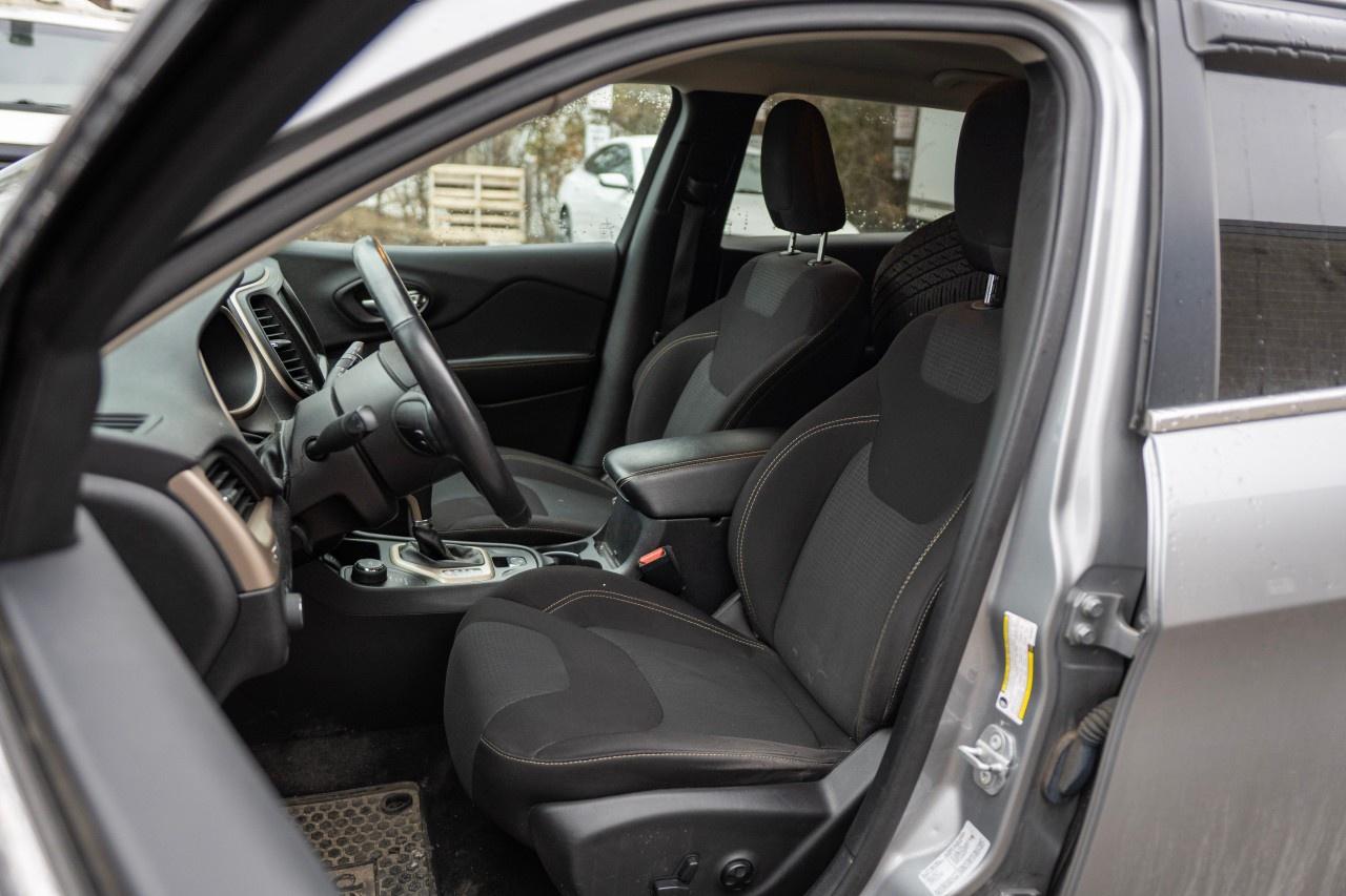 2016 Jeep Cherokee 4WD 4dr North Photo