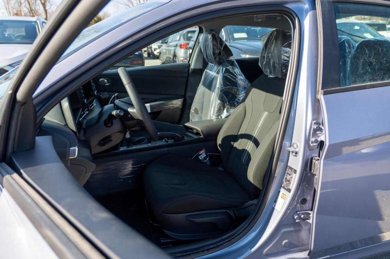 2026 Hyundai Elantra Preferred IVT Photo