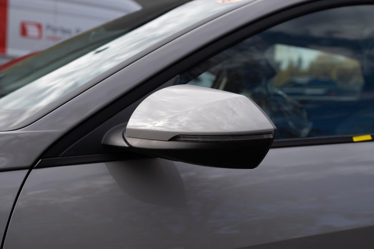 2026 Hyundai Elantra Hybrid Luxury Sedan Photo