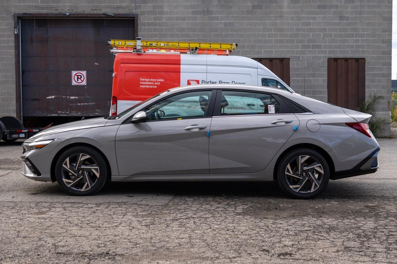 2026 Hyundai Elantra Hybrid Luxury Sedan Photo