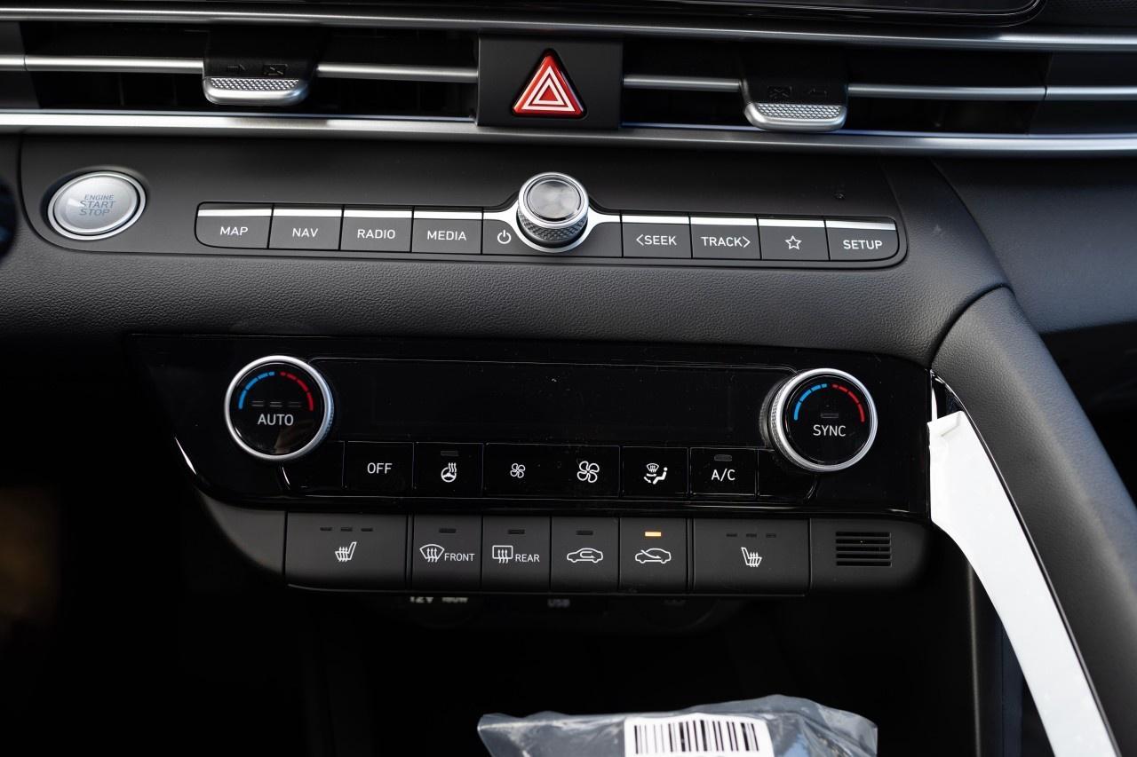 2026 Hyundai Elantra Hybrid Luxury Sedan Photo