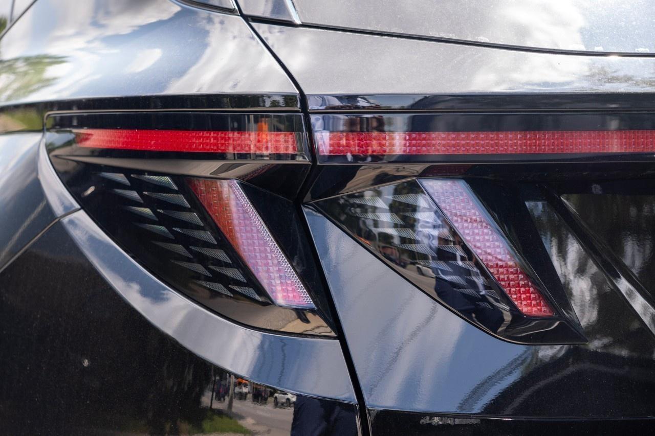 2026 Hyundai Tucson Hybrid N-Line AWD Photo4