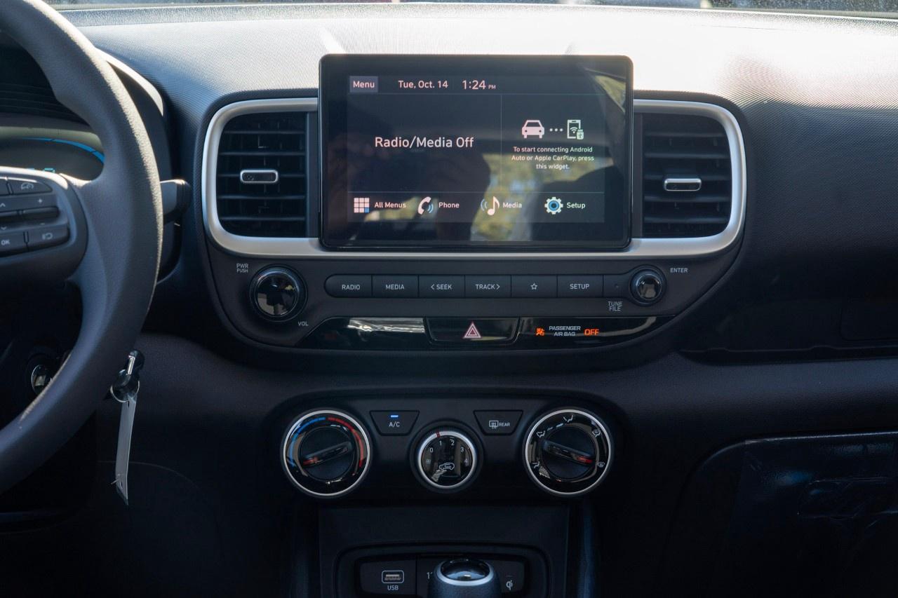 2026 Hyundai Venue Essential IVT w/Two-Tone Photo