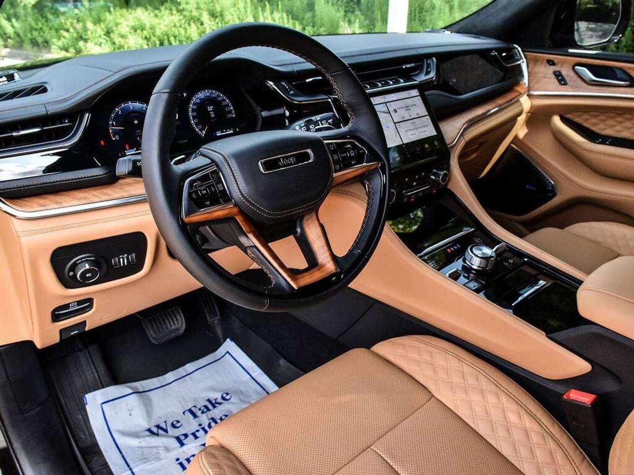2025 Jeep Grand Cherokee Summit 4dr 4x4 Photo