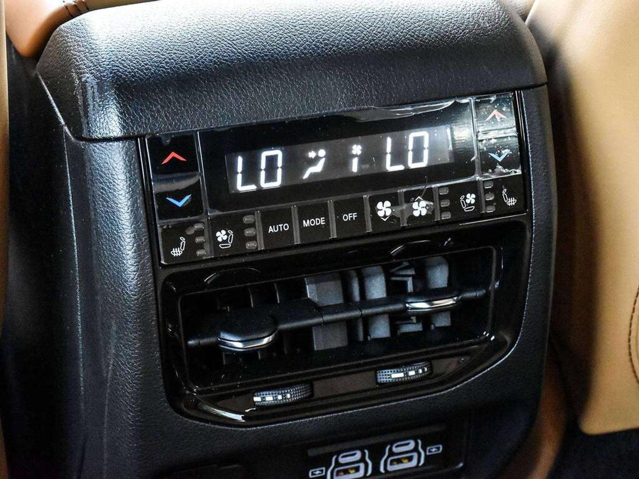 2025 Jeep Grand Cherokee Summit 4dr 4x4 Photo