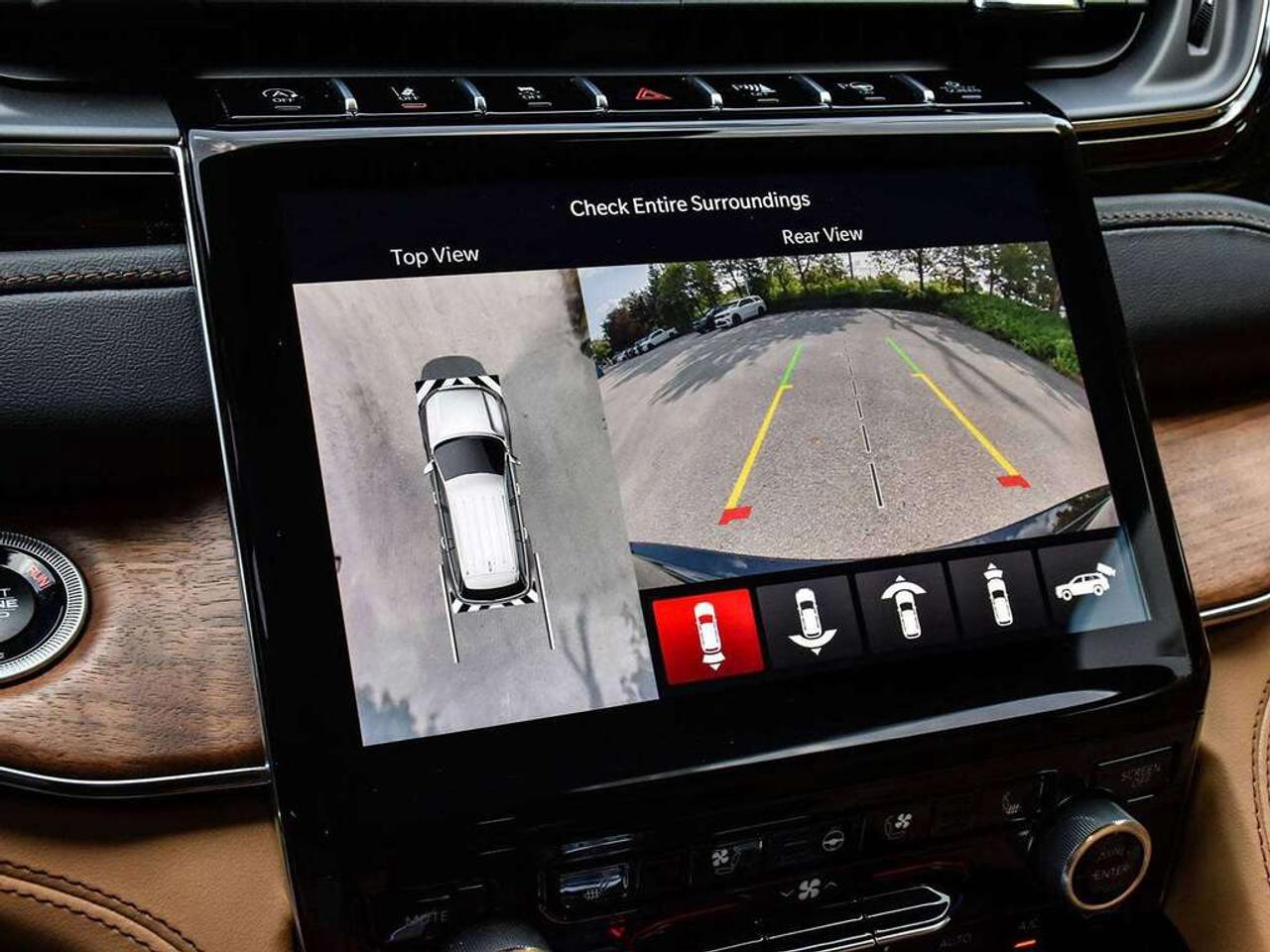 2025 Jeep Grand Cherokee Summit 4dr 4x4 Photo
