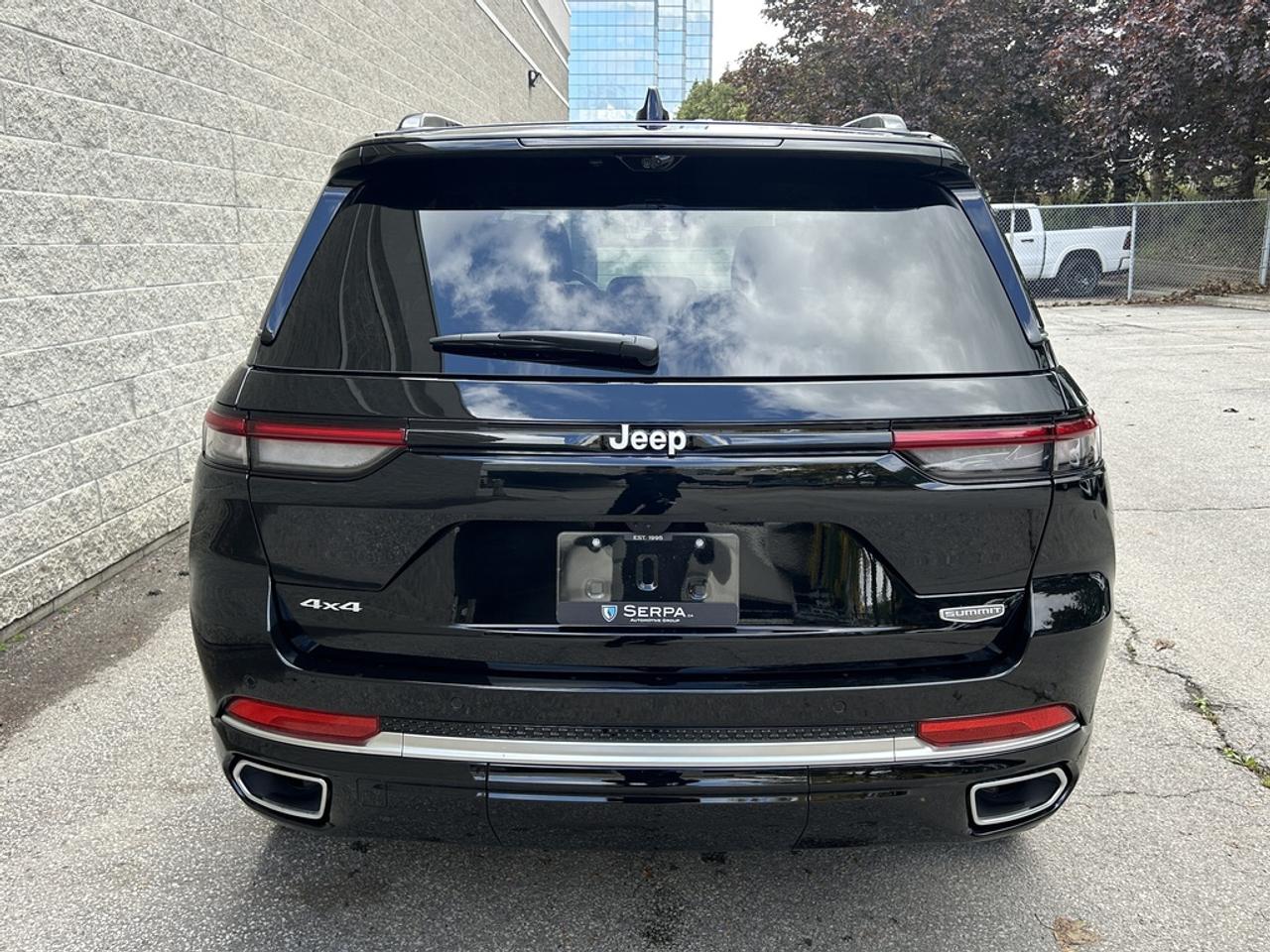 2025 Jeep Grand Cherokee Summit 4dr 4x4 Photo