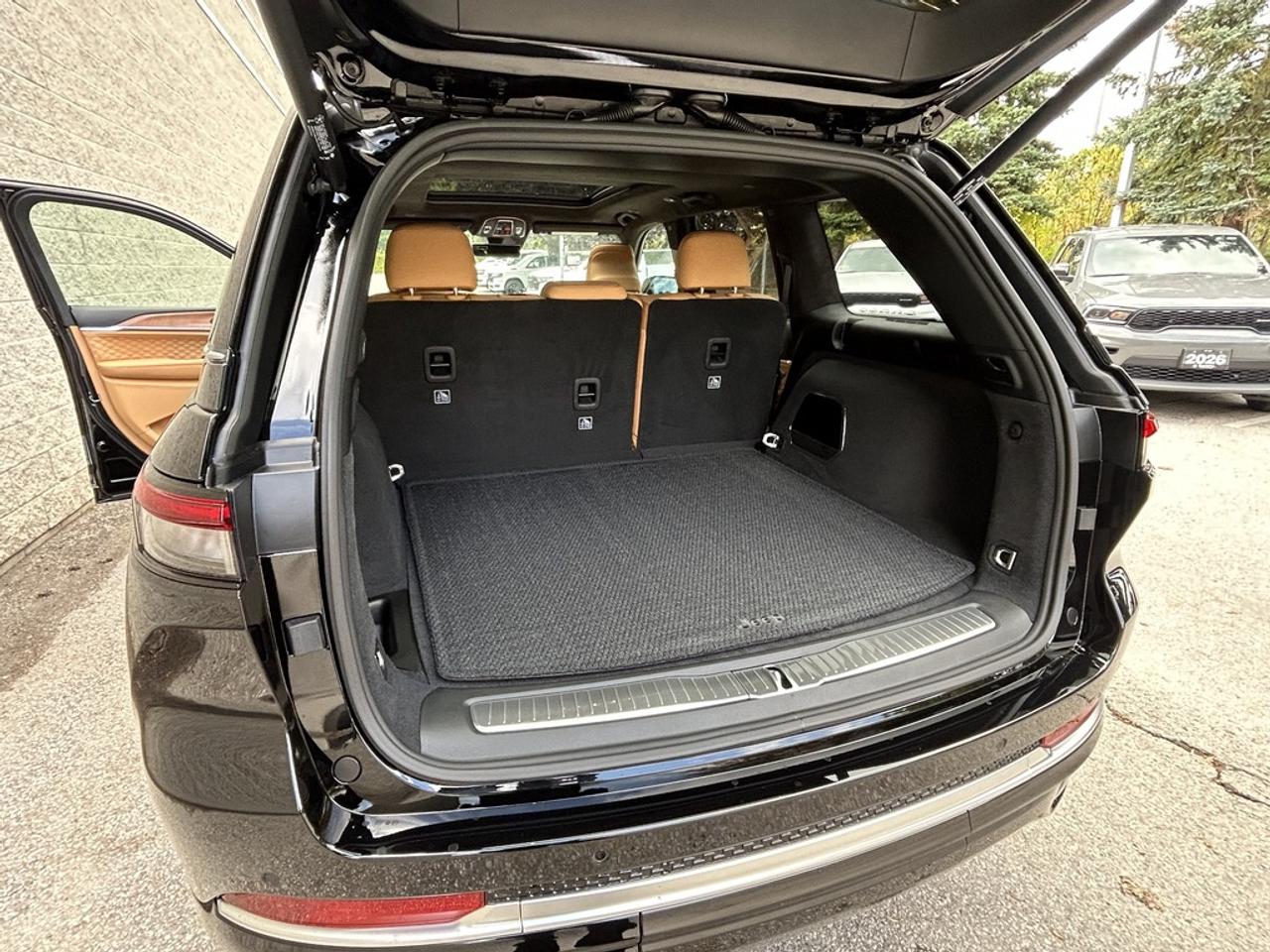 2025 Jeep Grand Cherokee Summit 4dr 4x4 Photo