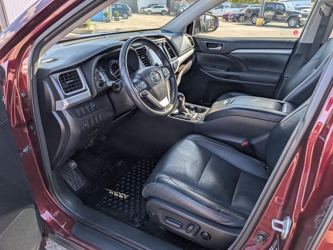 2015 Toyota Highlander XLE 4dr All-wheel Drive Photo