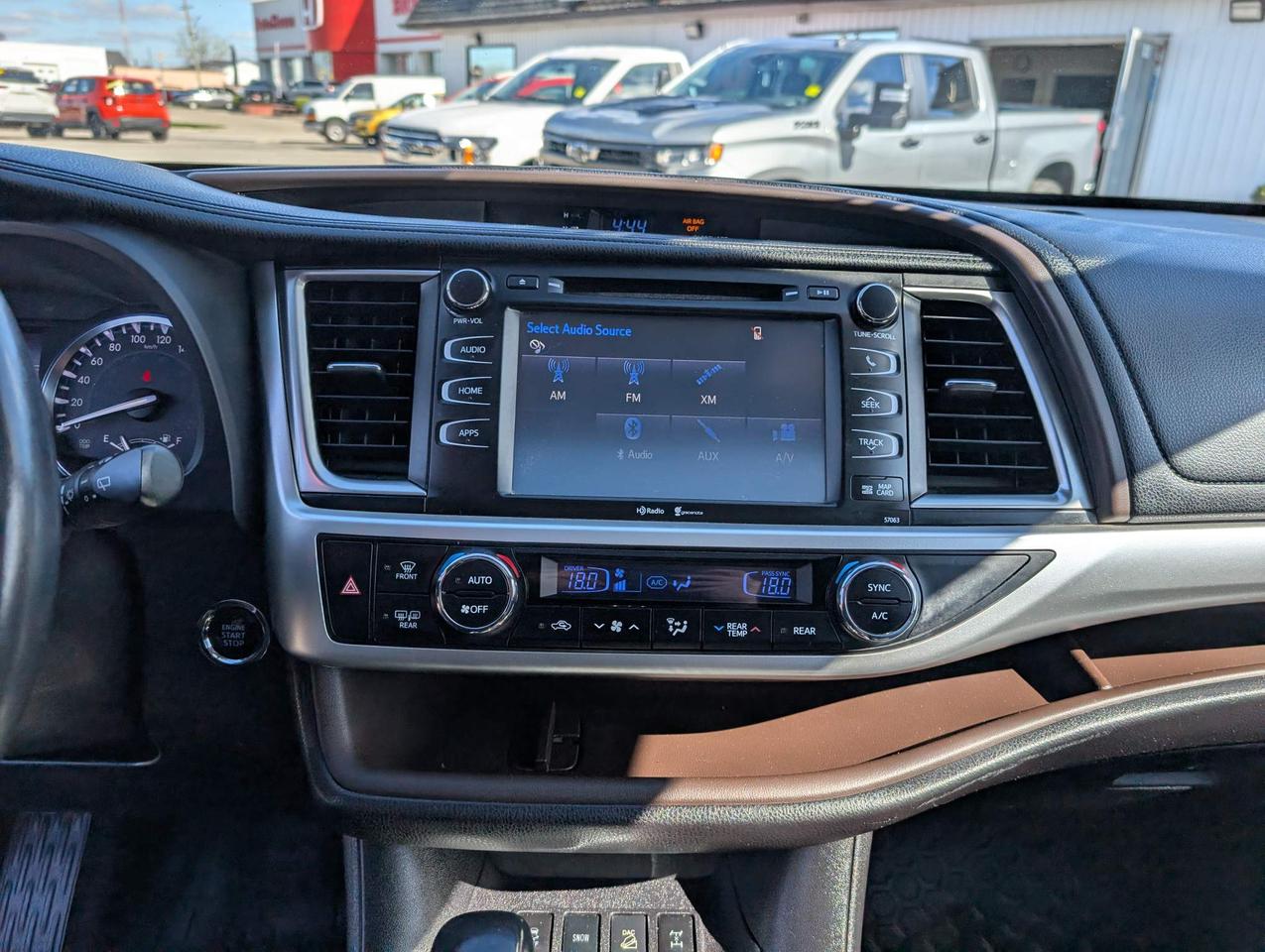 2015 Toyota Highlander XLE 4dr All-wheel Drive Photo