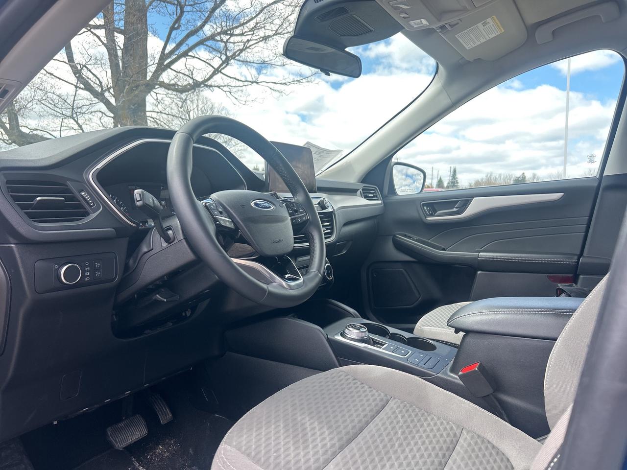 2022 Ford Escape SE AWD   Nav.   Heated Seats & Steering Wheel Photo
