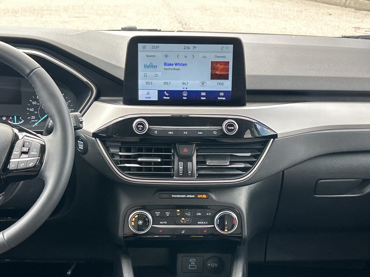 2022 Ford Escape SE AWD   Nav.   Heated Seats & Steering Wheel Photo