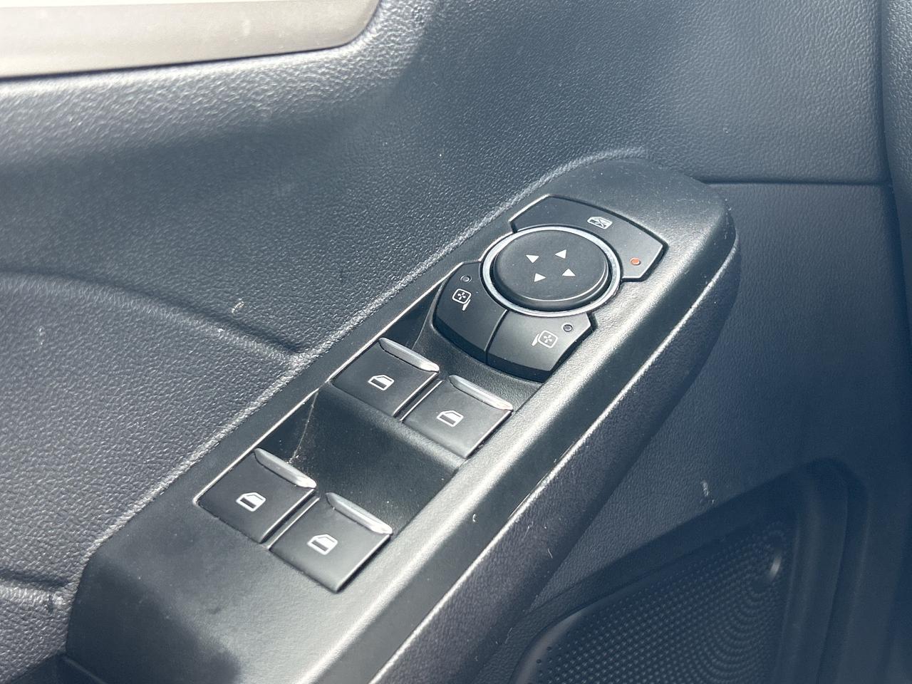 2022 Ford Escape SE AWD   Nav.   Heated Seats & Steering Wheel Photo