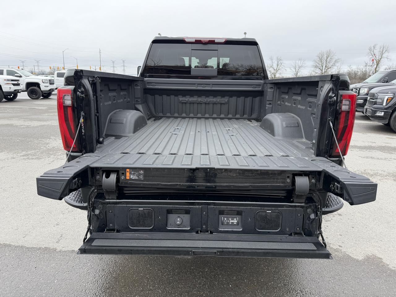 2024 GMC SIERRA 2500HD DENALI ULTIMATE DURAMAX Photo