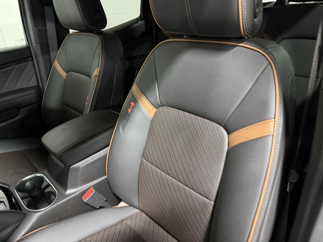 2023 GMC Canyon 2.7T AT4 4X4 CLEAN CARFAX 1 OWNER CERTIFIED Photo