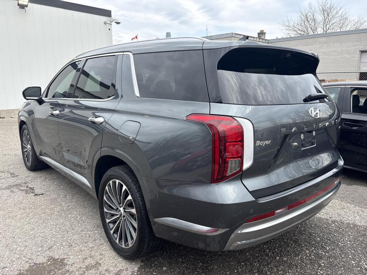 2025 Hyundai PALISADE Ultimate Calligraphy w/2 Sets Of Tires Photo3