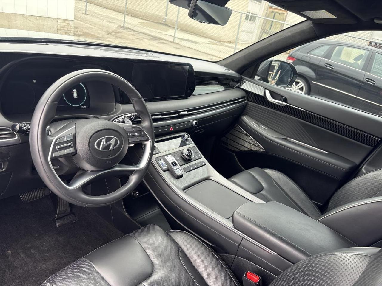 2025 Hyundai PALISADE Ultimate Calligraphy w/2 Sets Of Tires Photo