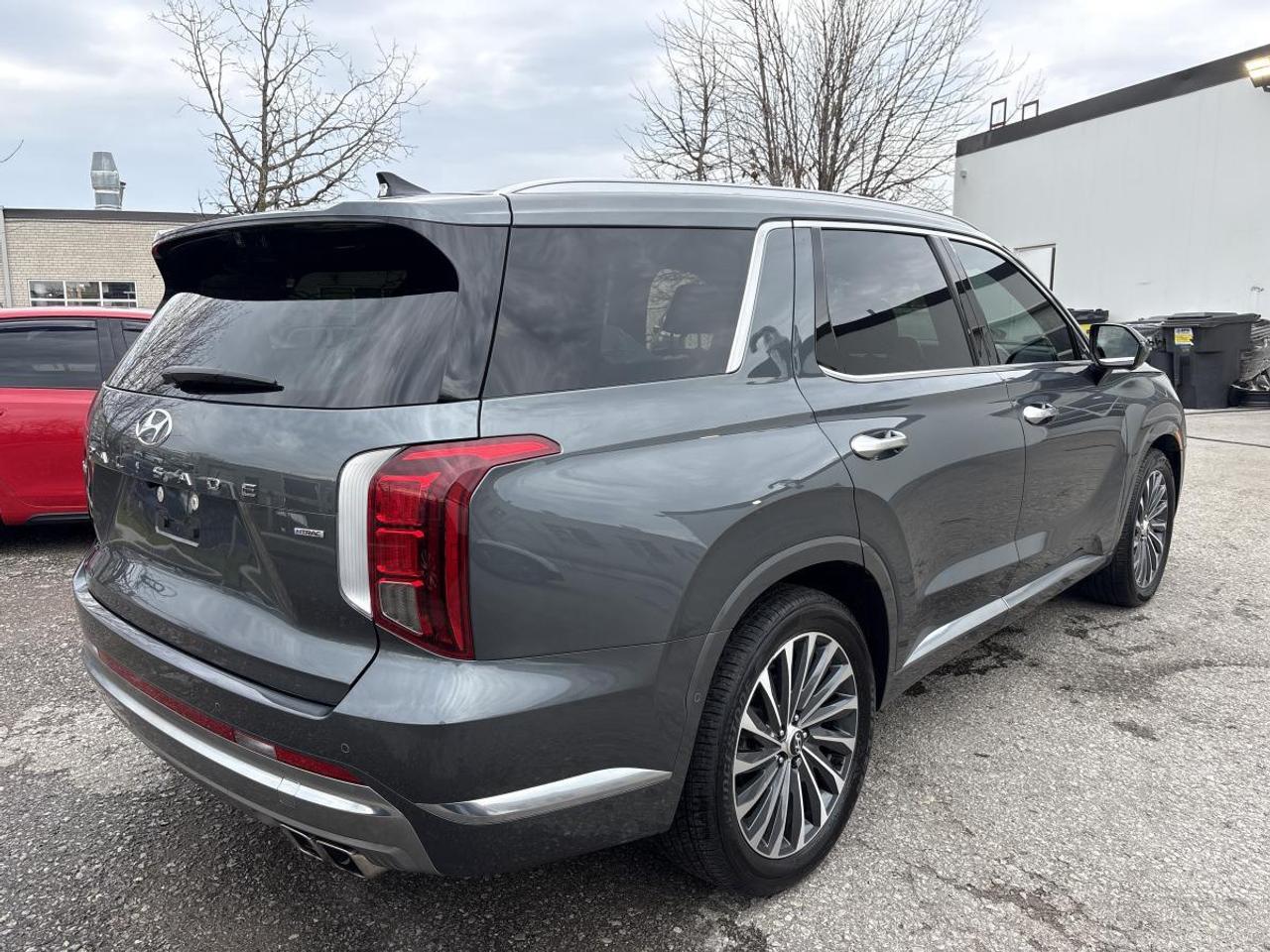 2025 Hyundai PALISADE Ultimate Calligraphy w/2 Sets Of Tires Photo